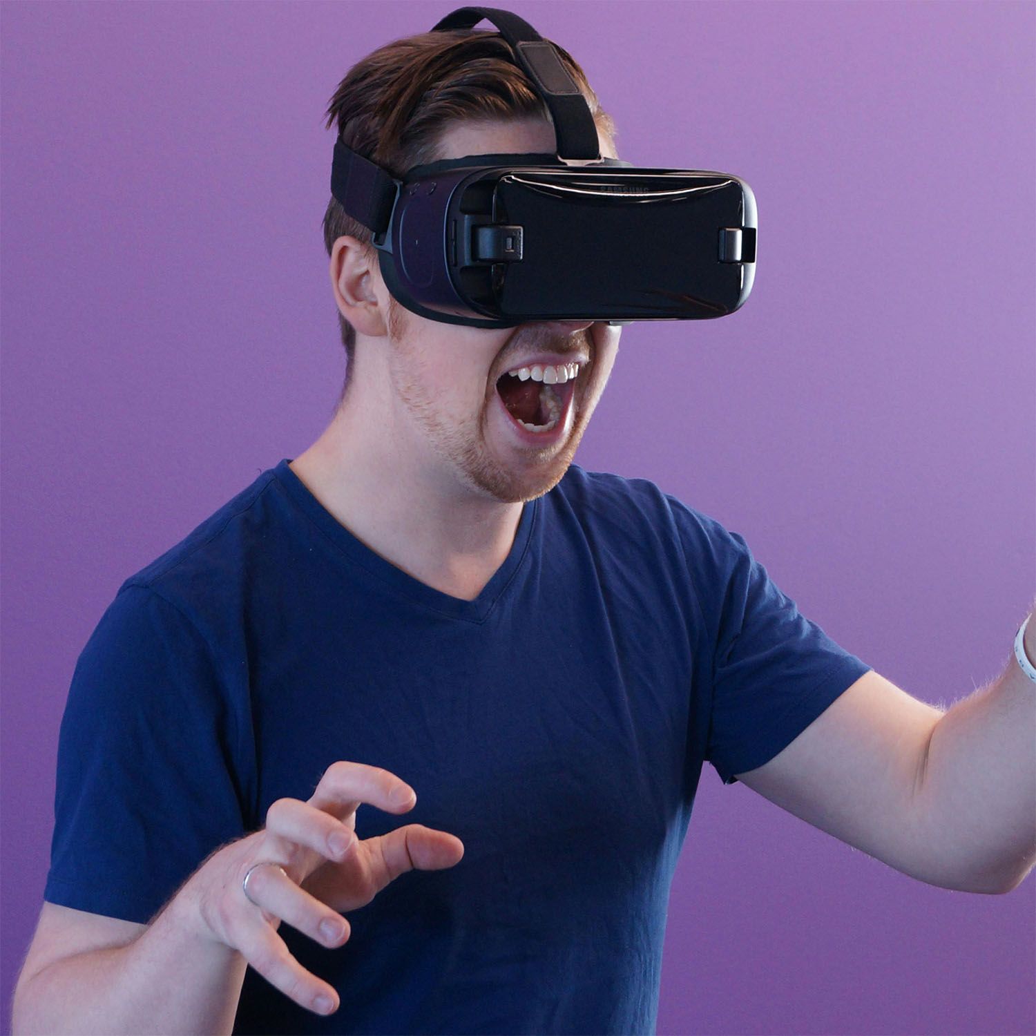 vr-excited-ef855198 image vr-excited-ef855198 Virtual Reality - 2 Bit Gaming Tilburg